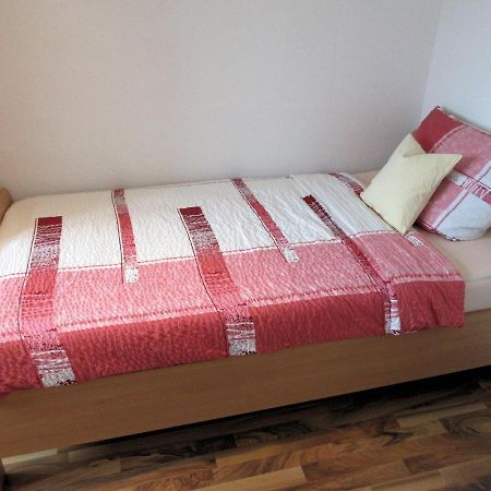 Private Apartment Near Fair Ground Хановер Екстериор снимка