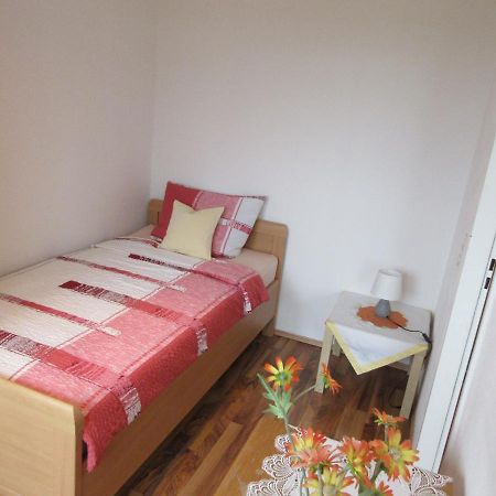Private Apartment Near Fair Ground Хановер Екстериор снимка